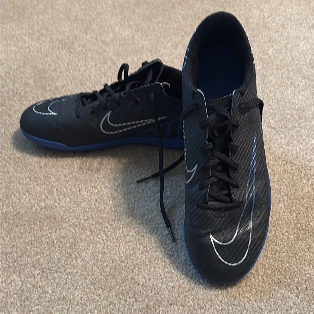 Nike Men's Black and Blue Athletic Shoes